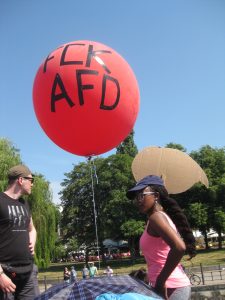 We stay united - Wasser demo